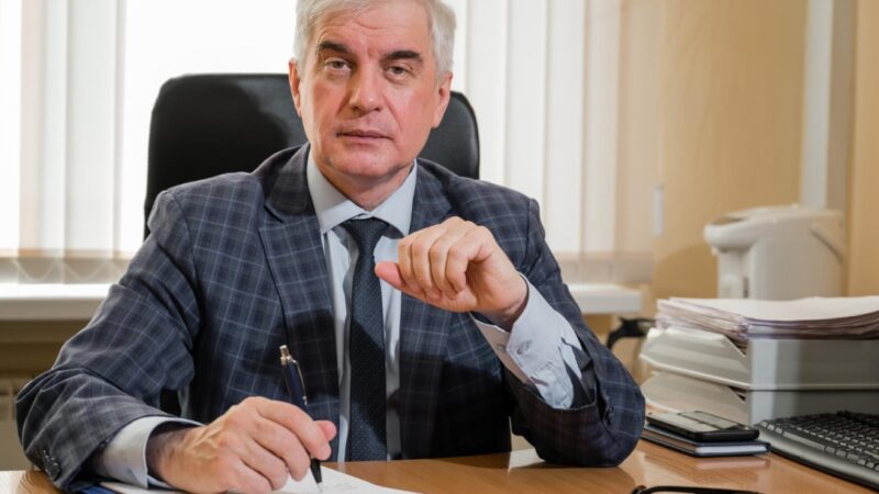 Nowy burmistrz Ostrów Mazowiecka decyduje się na 30% niższe wynagrodzenie