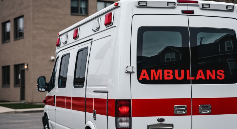 Policjantki uratowały nietrzeźwego mężczyznę w niebezpiecznym pustostanie