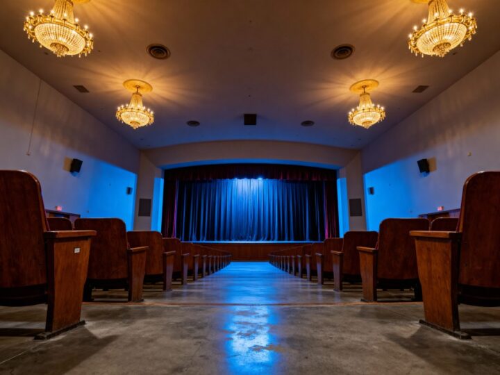 Ostatnia szansa na oprowadzanie kuratorskie po wystawie „Rząsa. Antoni – rzeźba, Halina – fotografia”