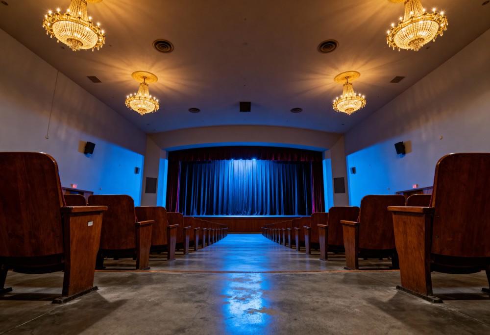 Ostatnia szansa na oprowadzanie kuratorskie po wystawie „Rząsa. Antoni – rzeźba, Halina – fotografia”