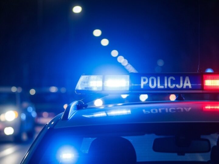 Policyjny pościg w Ostrowi: Kierowca z mefedronem uciekał przed mundurowymi