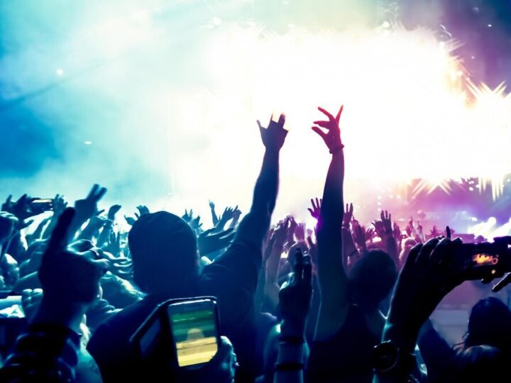 Karnawałowy bal pełen magii, tańca i radości