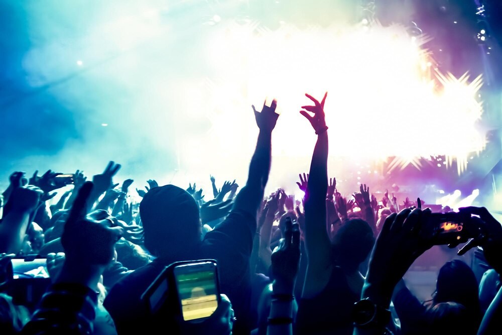 Karnawałowy bal pełen magii, tańca i radości