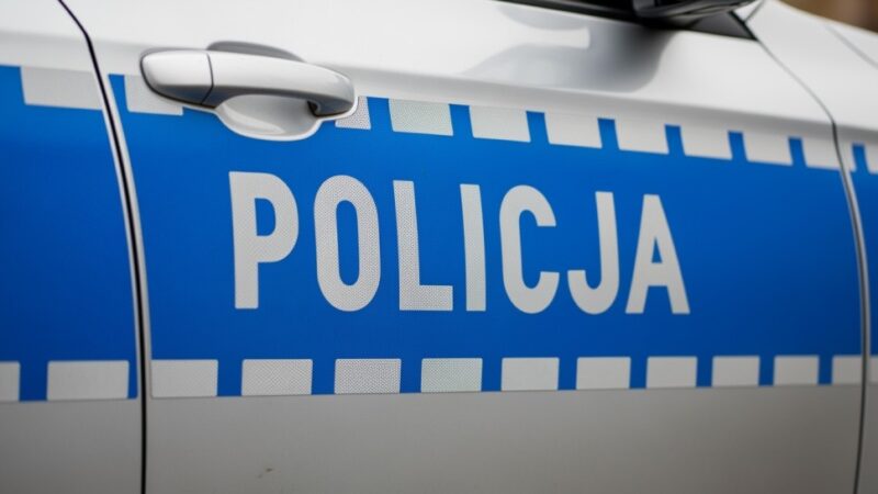 Medale i odznaczenia dla ostrowskich policjantów i pracowników komendy