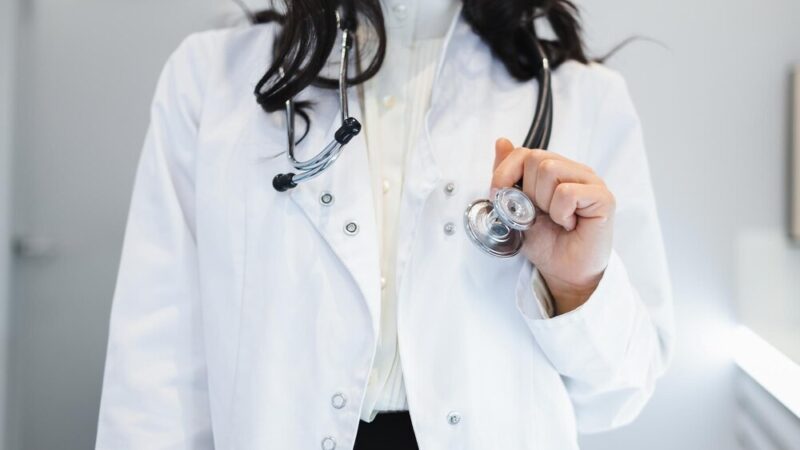 Kampania „Jestem sobą” promuje życie wolne od uzależnień i przemocy w szkołach ostrowskich