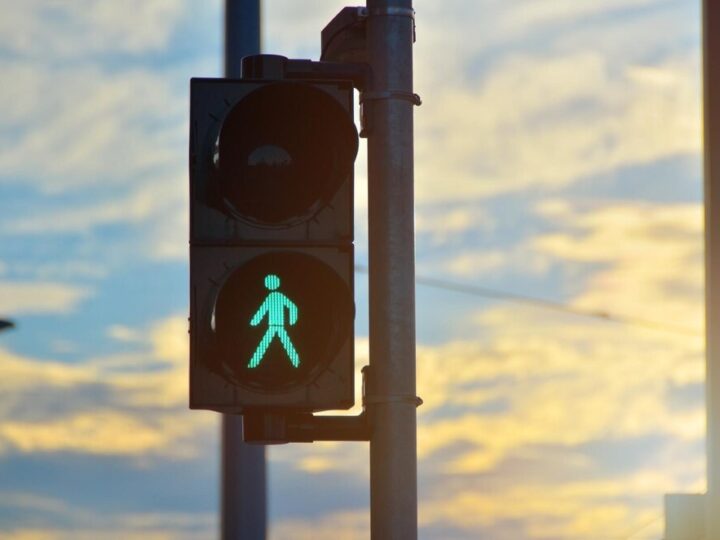 Dzielnicowi z Ostrowi Mazowieckiej dbają o bezpieczeństwo seniorów w Klubie Senior+