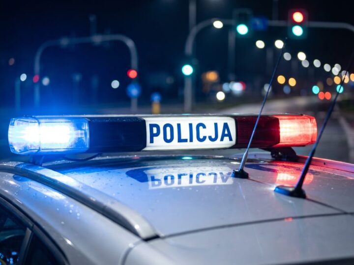 Młodzi kierowcy bez uprawnień zatrzymani przez policję w Ostrowi i Małkini