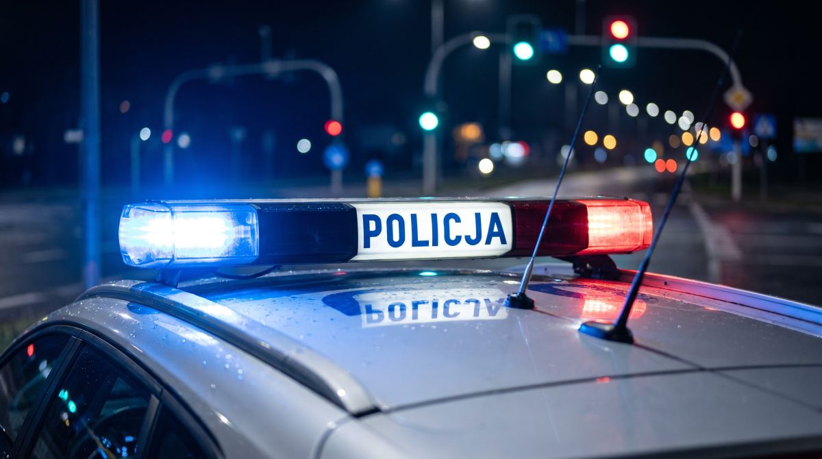 Młodzi kierowcy bez uprawnień zatrzymani przez policję w Ostrowi i Małkini